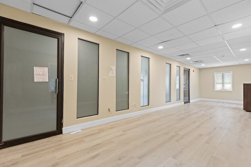 More Photos Of 1116 W Route 46, Parsippany Storefront Retail Office For Lease