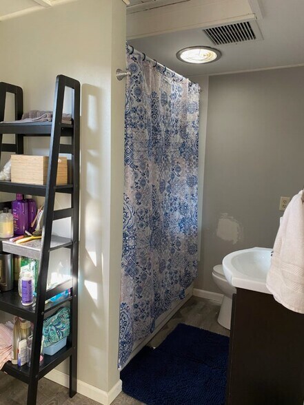 More Photos Of 506 N Martin Ave, Muncie Storefront Retail Residential For Sale