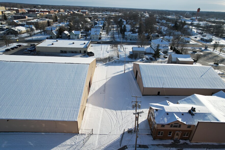 More Photos Of 211 S Elm St, Owosso Flex For Sale