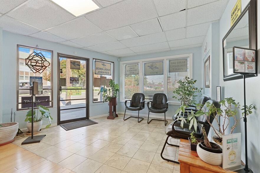 More Photos Of 304 W Harding Way, Stockton Office For Sale