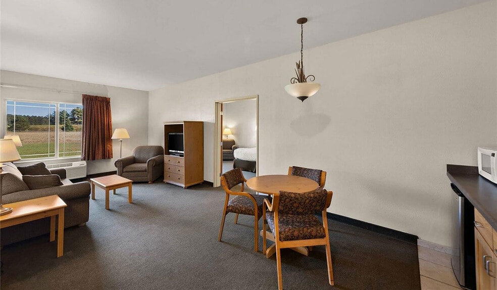 More Photos Of 1738 Comfort Dr, Tomahawk Hotel For Sale