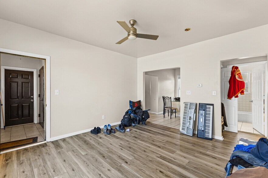 More Photos Of 13660 Ohio St, Detroit Apartments For Sale