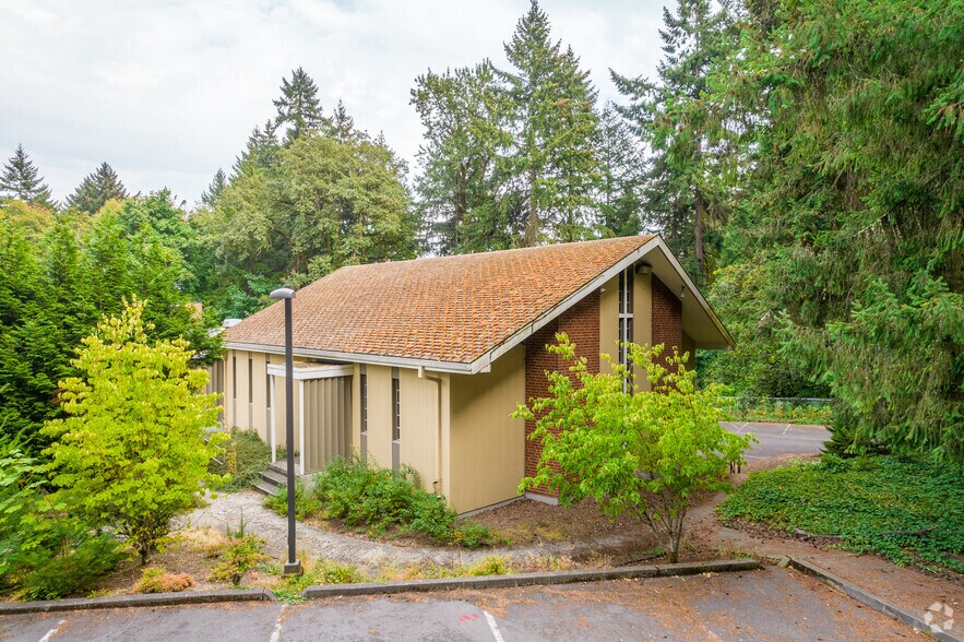 More Photos Of 2640 NW Alexandra Ave, Portland Specialty For Sale