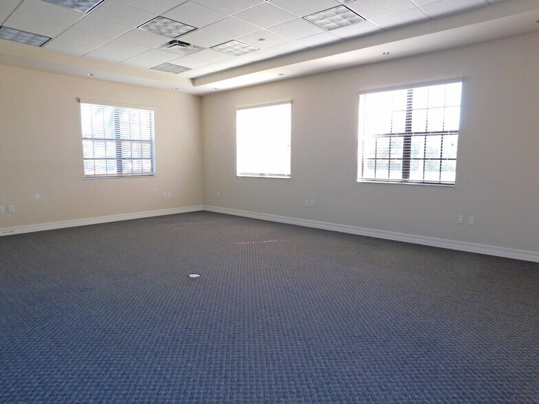 More Photos Of 372-390 N Babcock St, Melbourne Medical For Lease