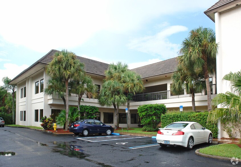 More Photos Of 600 Sandtree Dr, Palm Beach Gardens Office For Lease