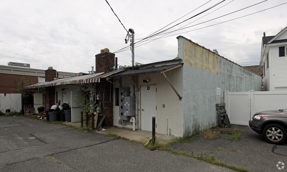 More Photos Of 305-309 Bedford Ave, Bellmore Storefront For Lease