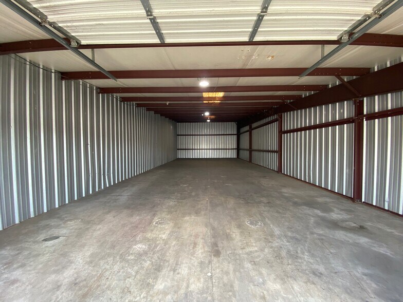 More Photos Of 16261 Hollister St, Houston Unknown For Lease