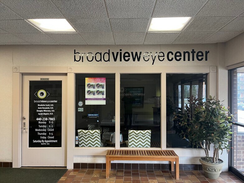 More Photos Of 11925 Pearl Rd, Strongsville Office For Lease