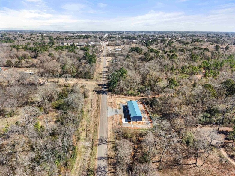 More Photos Of 1067 Old Highway 135 hwy, Kilgore Flex For Lease