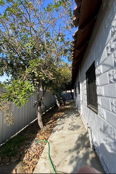 More Photos Of 5324-5326 Pacific Blvd, Huntington Park Manufacturing For Sale