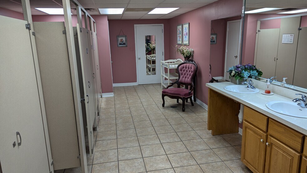 More Photos Of 1045 Coliseum Blvd, Montgomery Religious Facility For Sale