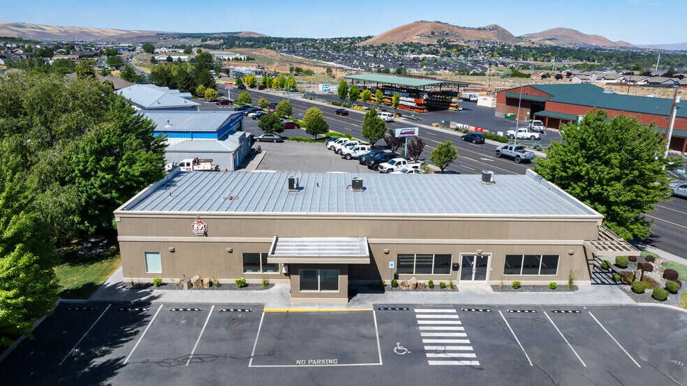 More Photos Of 8601 W Clearwater Ave, Kennewick Office For Lease