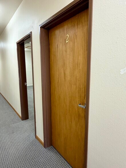 More Photos Of 120 Cole Ave, Pinedale Office For Sale