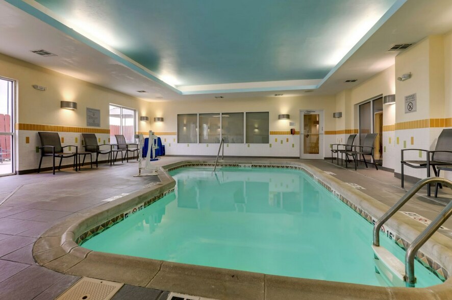 More Photos Of 1111 N Lorraine St, Hutchinson Hotel For Sale