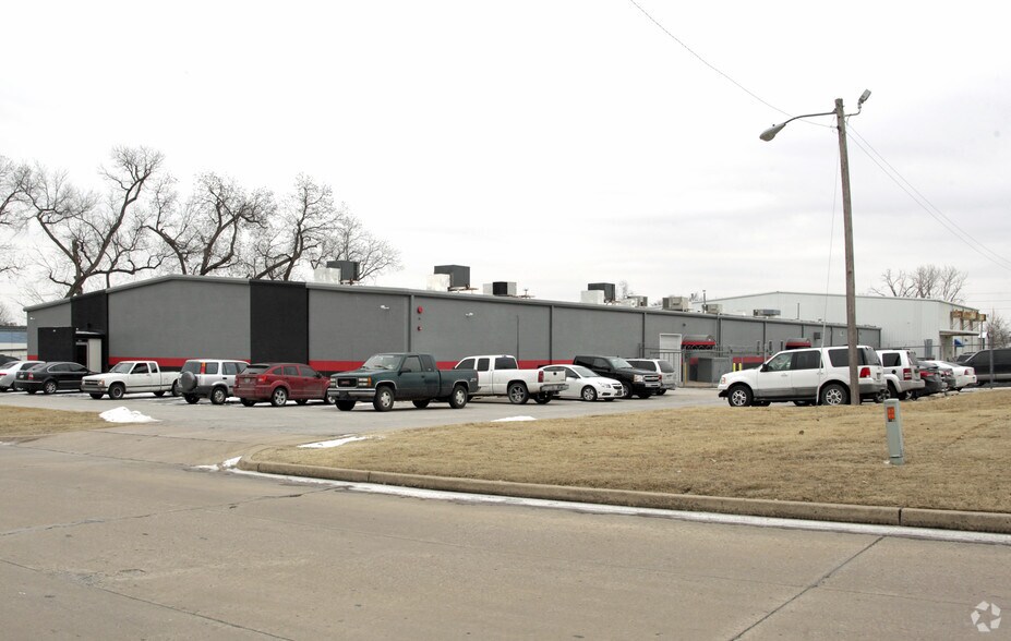 Primary Photo Of 7700 E 38th St, Tulsa Manufacturing For Sale