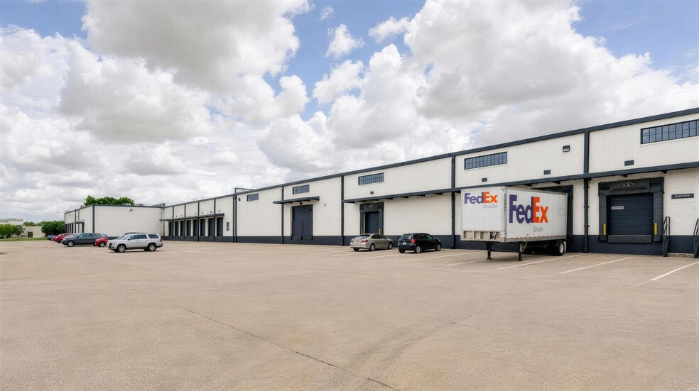 More Photos Of 3191 Commonwealth Dr, Dallas Manufacturing For Sale