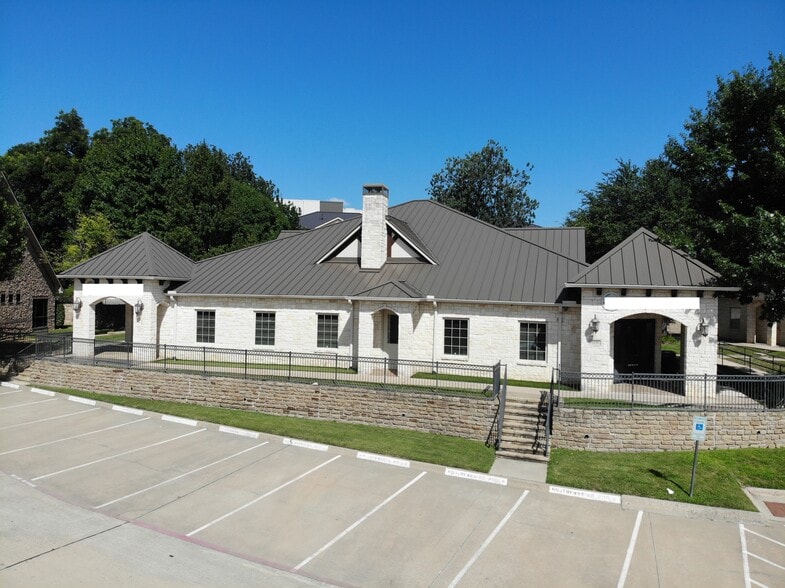 Primary Photo Of 2230 Bush Dr, McKinney Medical For Lease