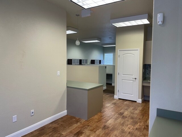 More Photos Of 1920 Corporate Dr, San Marcos Office For Sale