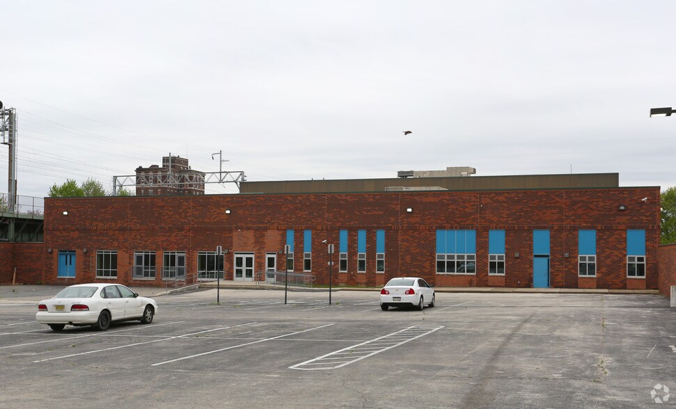 More Photos Of 900 W Jefferson St, Philadelphia Office For Lease