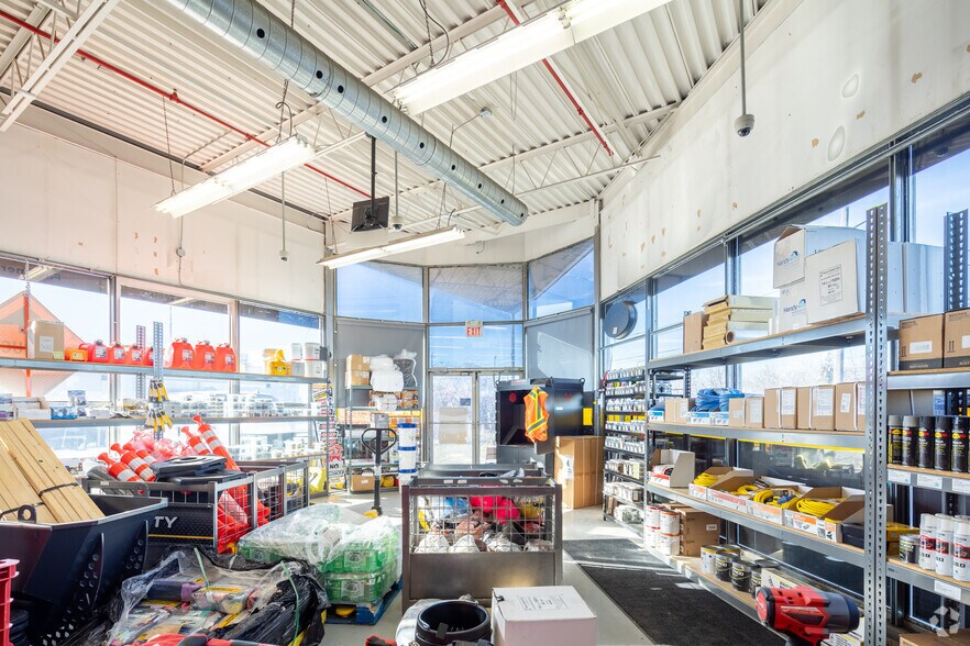 More Photos Of 75 City View Dr, Toronto Service For Lease