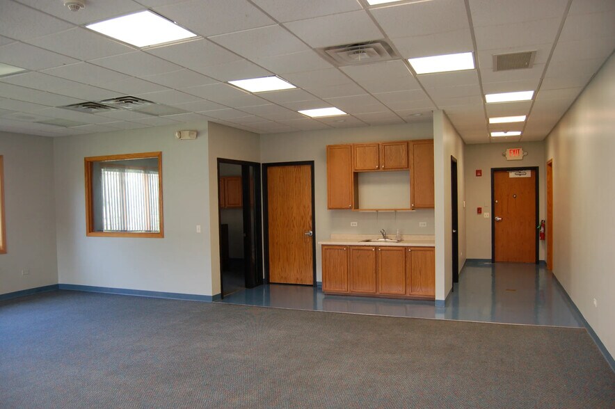 More Photos Of 3691 Darlene Ct, Aurora Office For Lease