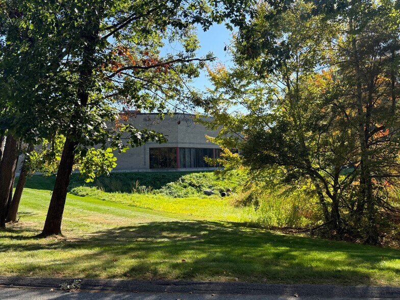 More Photos Of 100 Business Park Dr, Tyngsborough Research And Development For Lease