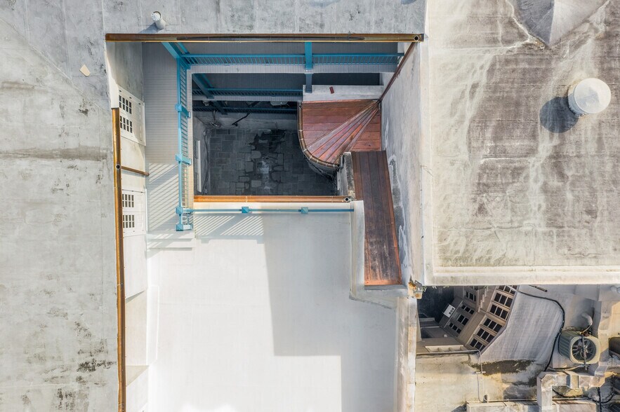 More Photos Of 640 Royal St, New Orleans General Retail For Sale