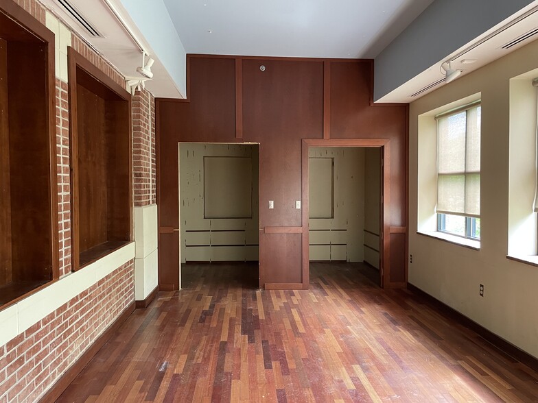 More Photos Of 215 Don Knotts Blvd, Morgantown Office For Lease