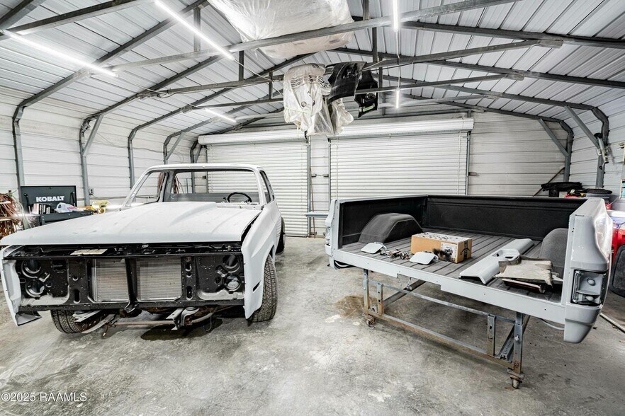 More Photos Of 1312 W Admiral Doyle Dr, New Iberia Industrial For Sale