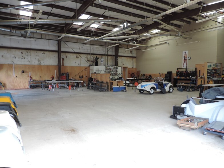 More Photos Of 428 N Curry St, Tehachapi Light Manufacturing For Lease