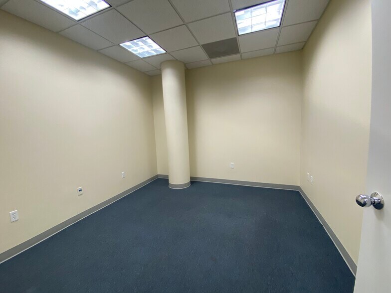 More Photos Of 1010 Kennedy Dr, Key West Medical For Sale