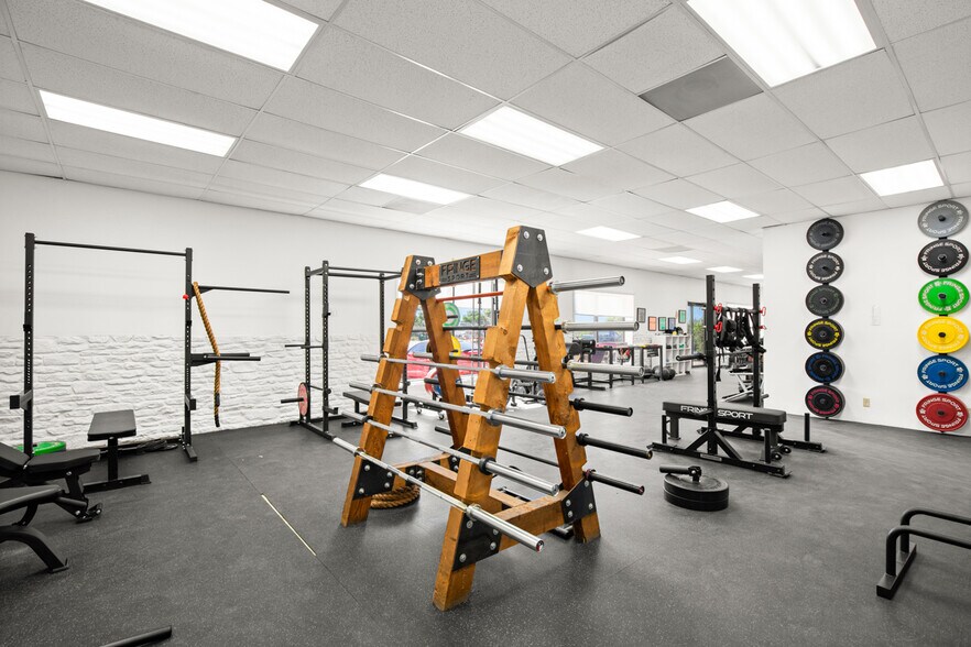 More Photos Of 9300 Brown Ln, Austin Warehouse For Lease