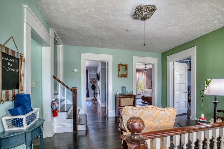 More Photos Of 304 15th St W, Bradenton Specialty For Sale