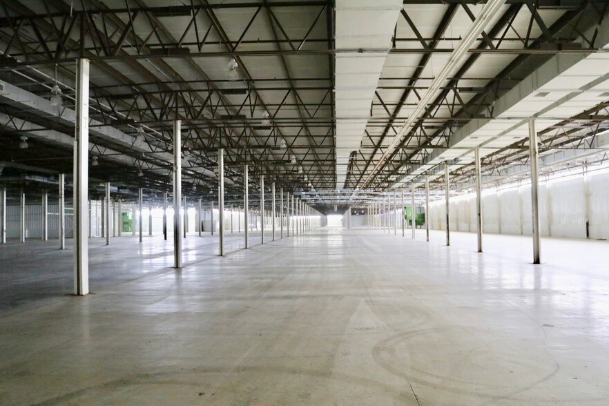 More Photos Of 118-184 Aker Dr, Cobleskill Distribution For Lease