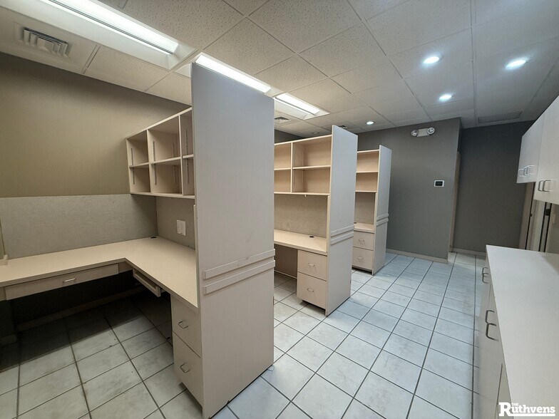 More Photos Of 4310 Sandyway Ln, Lakeland Warehouse For Lease