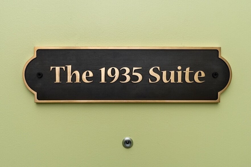 More Photos Of 3750 Main St, Riverside Apartments For Lease