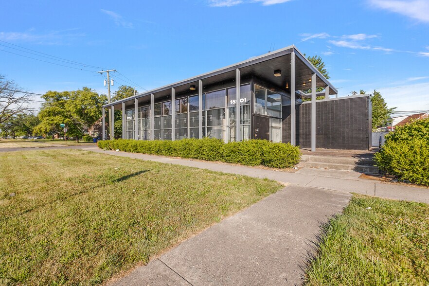 More Photos Of 18901 Kelly Rd, Detroit Bank For Sale