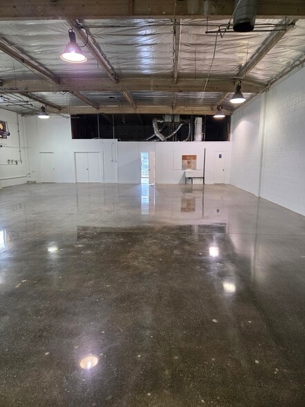 More Photos Of 8531 Whitaker St, Buena Park Warehouse For Lease