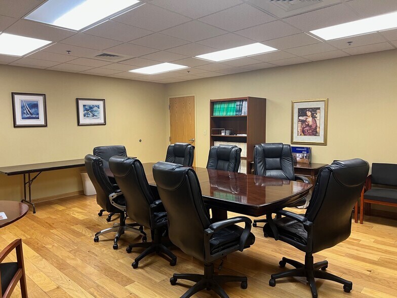 More Photos Of 9615 Keilman St, Saint John Medical For Lease