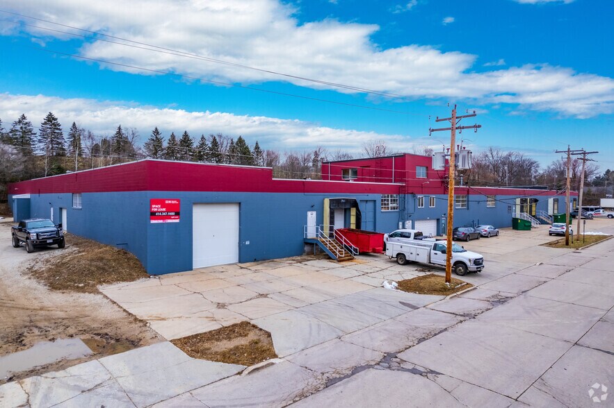 Primary Photo Of 1515 Ellis St, Waukesha Manufacturing For Lease