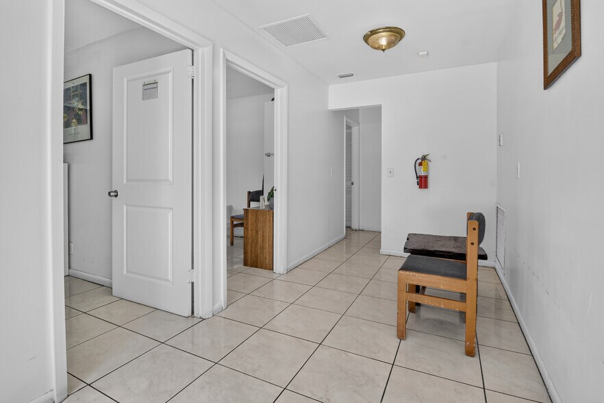More Photos Of Blue Heron Blvd - 40 Bed Licensed Independent Living Facility, Riviera Beach Healthcare For Sale
