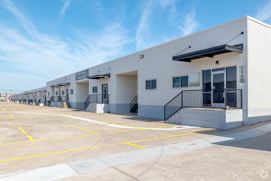 More Photos Of 2903-2919 Ladybird Ln, Dallas Unknown For Lease