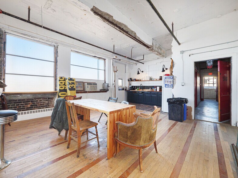 More Photos Of 11500 Joseph Campau St, Hamtramck Auto Dealership For Sale