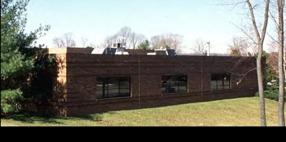 More Photos Of 750 Springdale Dr, Exton Flex For Sale