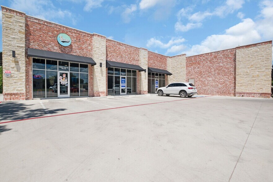 More Photos Of 1009 E 4th St, Lampasas Storefront For Lease