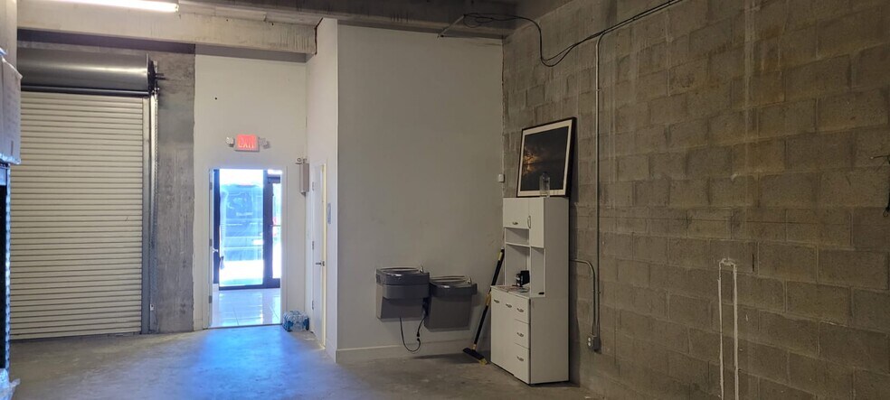 More Photos Of 14900 SW 136th St, Miami General Retail For Lease