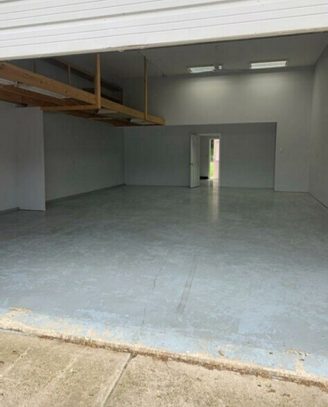 More Photos Of 2627 Cedar St, Quincy Warehouse For Sale