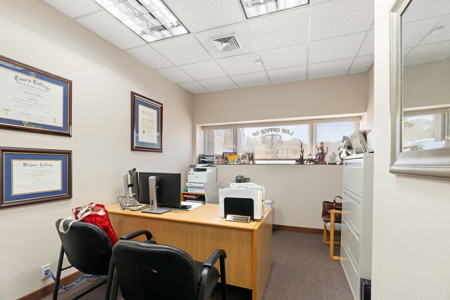 More Photos Of 1190 Hylan Blvd, Staten Island Office For Sale