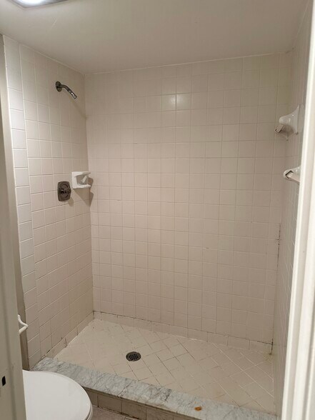 More Photos Of 960 Morningside Dr, Naples Apartments For Sale