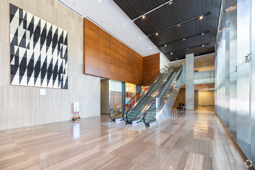 More Photos Of 18 York St, Toronto Office For Lease